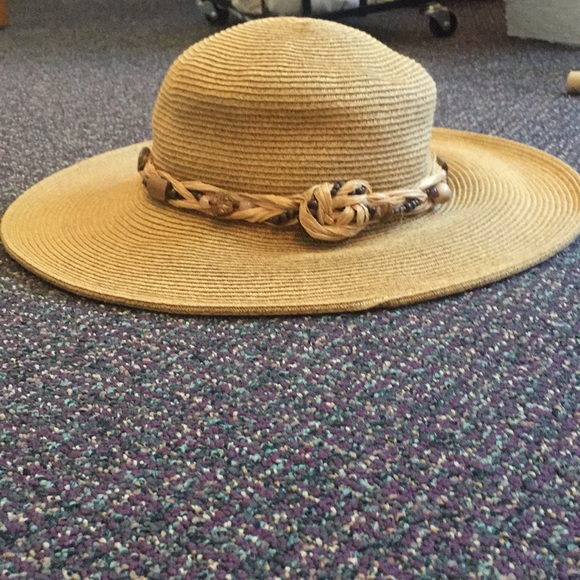 Accessories - Sun hat! Beaded outline! Stunning!